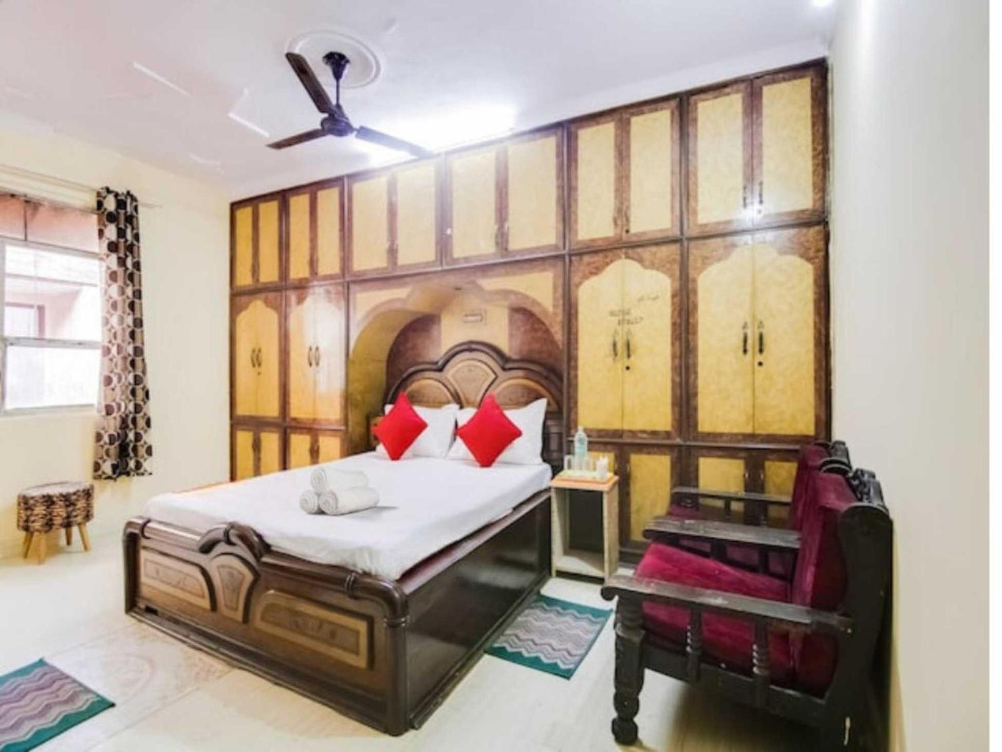 Hotel O Smart View Új-Delhi Kültér fotó